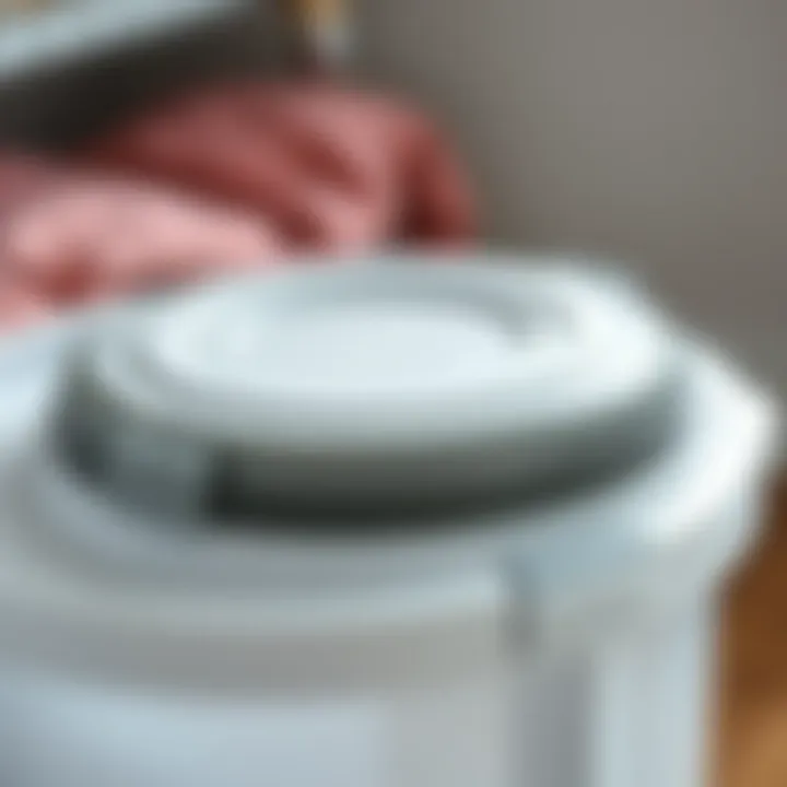 Lid for Odor Control in Laundry Soaking Bucket A close-up of a lid on a laundry soaking bucket to control odor